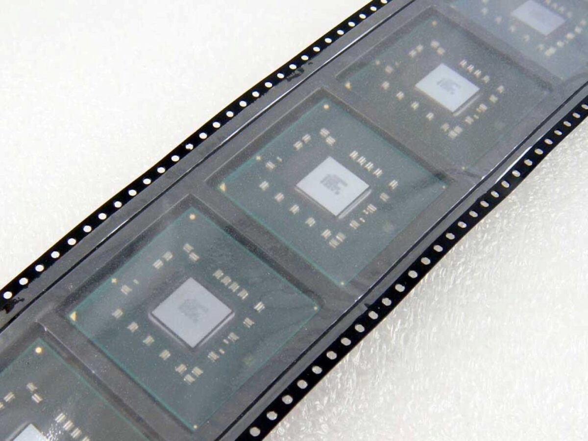 Intel AC82GS40 SLGT8 IC